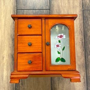 Jewelry box